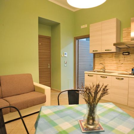 In Center Apartaments Salerno Exterior foto