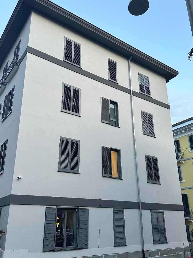 In Center Apartaments Salerno Exterior foto